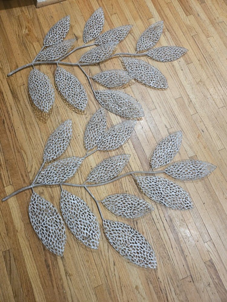 Rustic metal wall decor leaves
