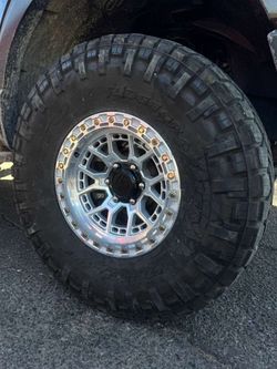17x9 Commando Lock Off-road Wheels And Tires 37/1350/17 Nitto Ridge Grappler