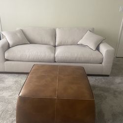 Must Go Today - Sofa 