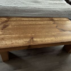 Coffee table/Bed bench