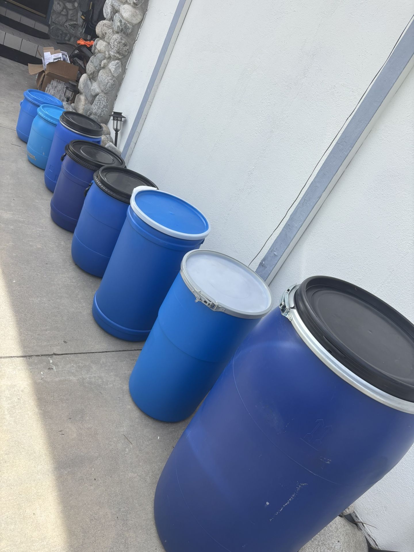 Multipurpose storage containers different sizes with airtight lids