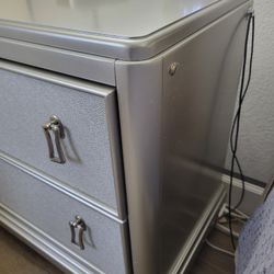 Dresser And Night Stands 