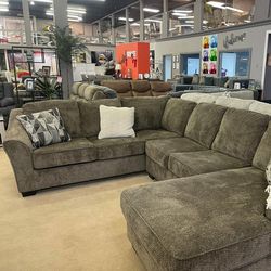 Graftin Teak Brown 3pc Sectional Sofa w/ Chaise⭐ Ashley Furniture ⭐Delivery⭐ Financing ⭐ Brand New 