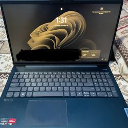 Lenovo IdeaPad 5 15.6'' (512GB SSD AMD Ryzen 5 5625U 16GB RAM)