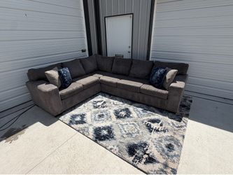 Sectional Couch (FREE DELIVERY‼️)