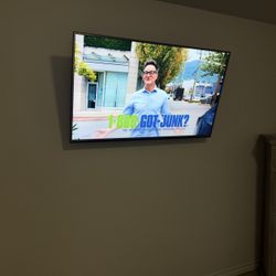 55” LG  Smart TV