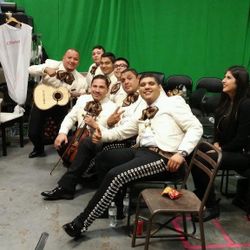 Mariachi 🐶500$$ Festeja una serenata memorable precios  especiales con  voces que te llenarán el Corazón de un valioso recuerdo con tus seres amados 