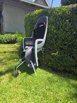Hamax rear-mounted child bike seat