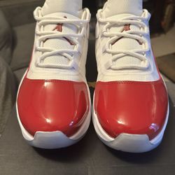 Air Jordan CMFT 11 Cherry Low Sz 11