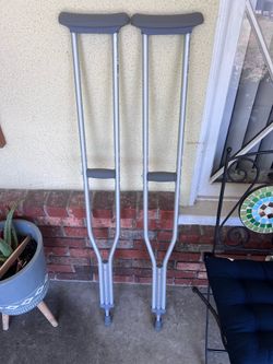 Kaiser Permanente Crutches