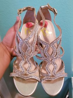 Gold Report Diamond High Heel shoes..size 7 womens...like new!
