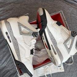 Jordan 4s READ DESCRIPTION 