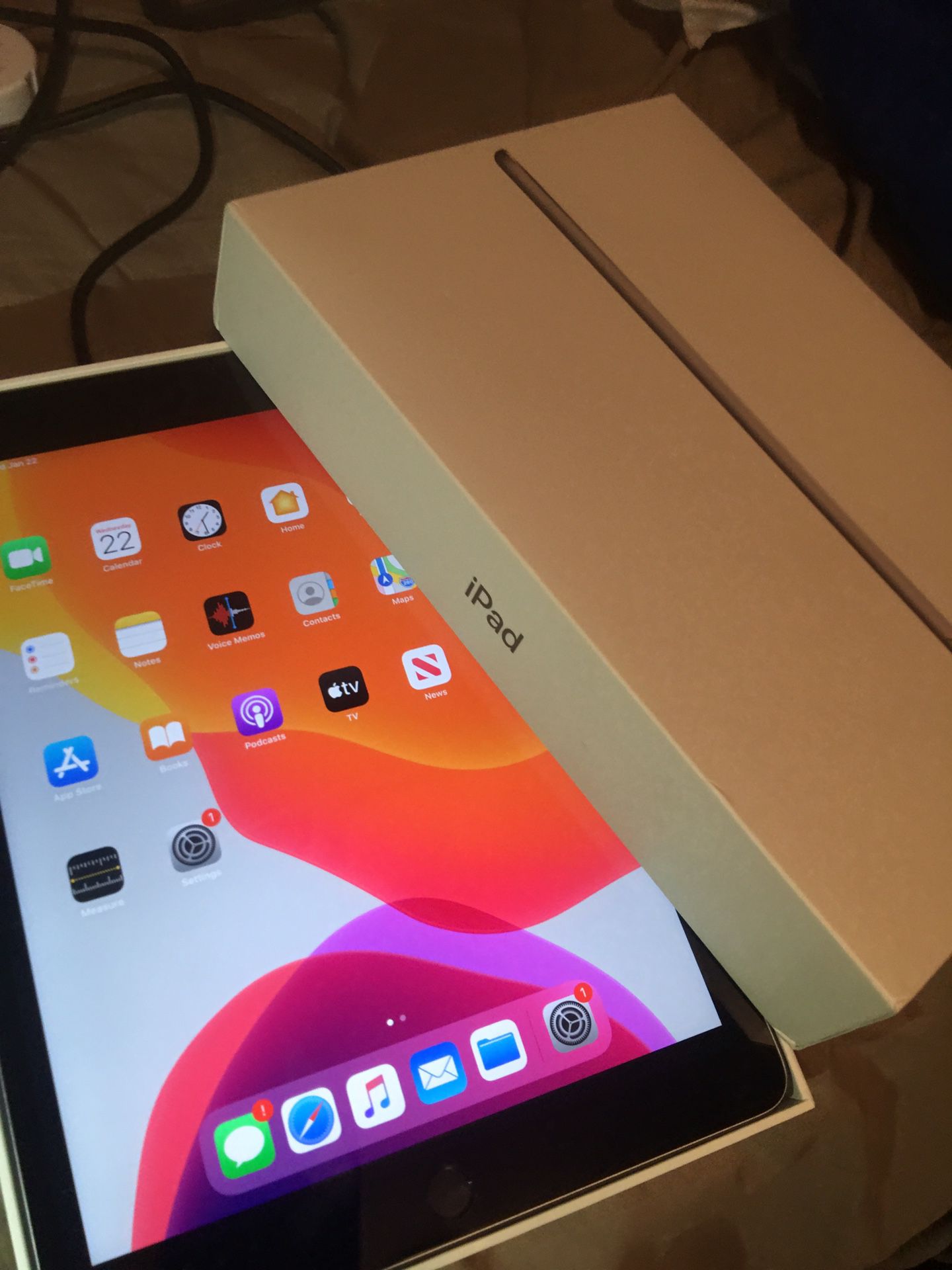 iPad 5th Gen 32GB Wifi/Cellular Any Carrier, IOS 13.3 /in Box $189 Firm price