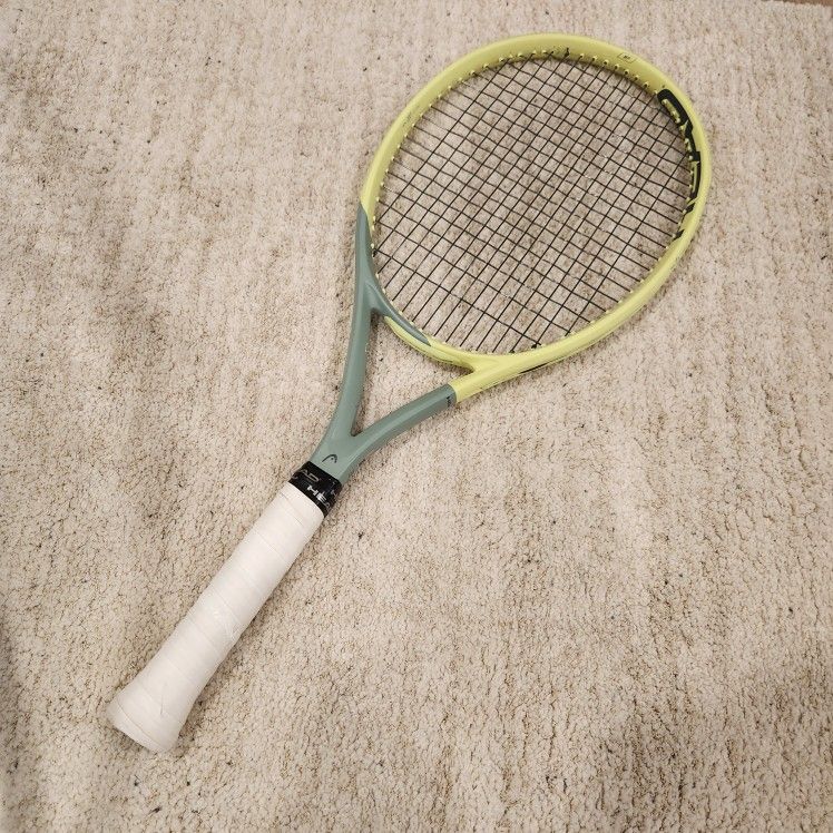 Used Tennis Racket (Head Extreme MP)