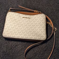 Michael Kors Jet Set Large Crossbody, Gold-Tone Hardware/Vanilla