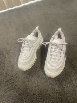 NIKE AIRMAX YOUTH Size 3.5 y