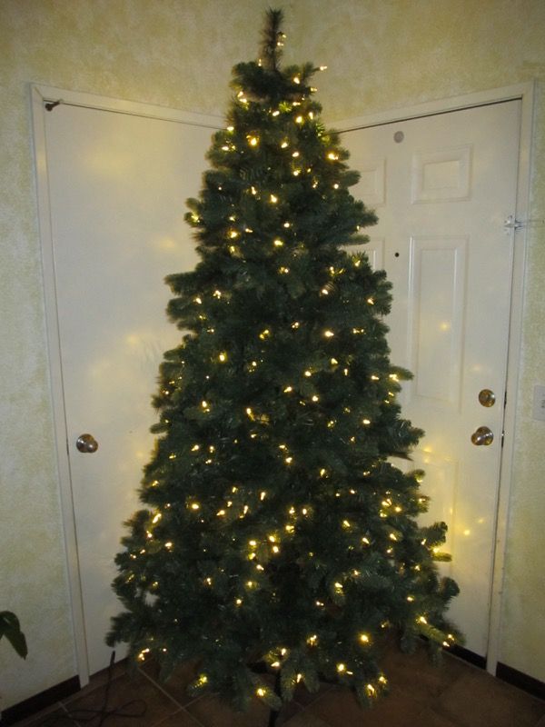 PreLit 7.5” Norwich Spruce Artificial Christmas Tree, Green, Color