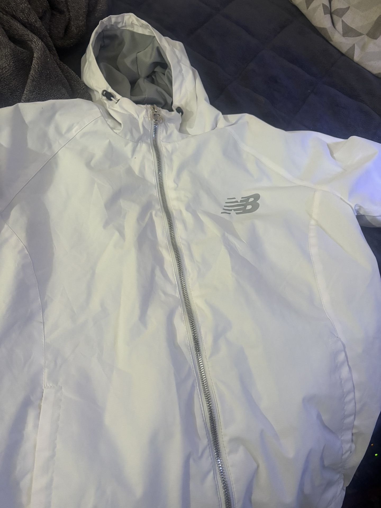 new balance windbreaker