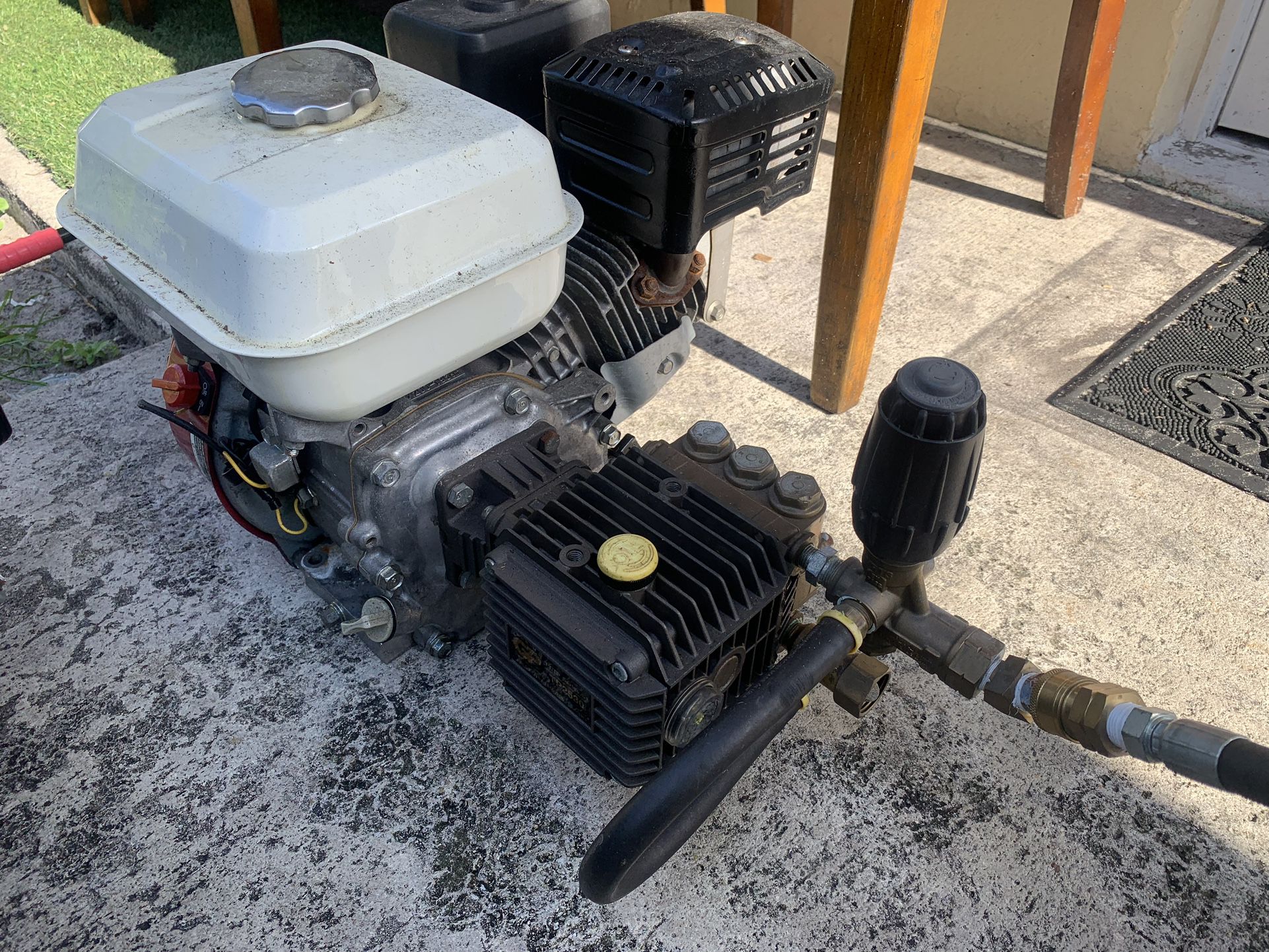Pump And Honda Engine (.  Pressure gauge Washer (. Honda GX Series Horizontal OHV Engine // Pump SLPTP2530))