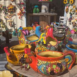 🌺Talavera That Transforms Your Garden
Yard Art Imports🏜POTTERY 