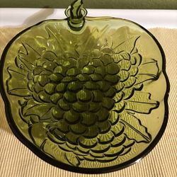 Vintage Indiana Green Glass Grape Serving Bowl