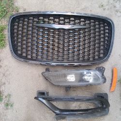 Grille And LF Fog Lamp For Chrysler 300 '15-'23