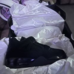 Jordan 4 Black Cats  9.5