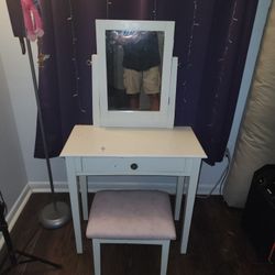 Make Up area and Jewelry Storage 