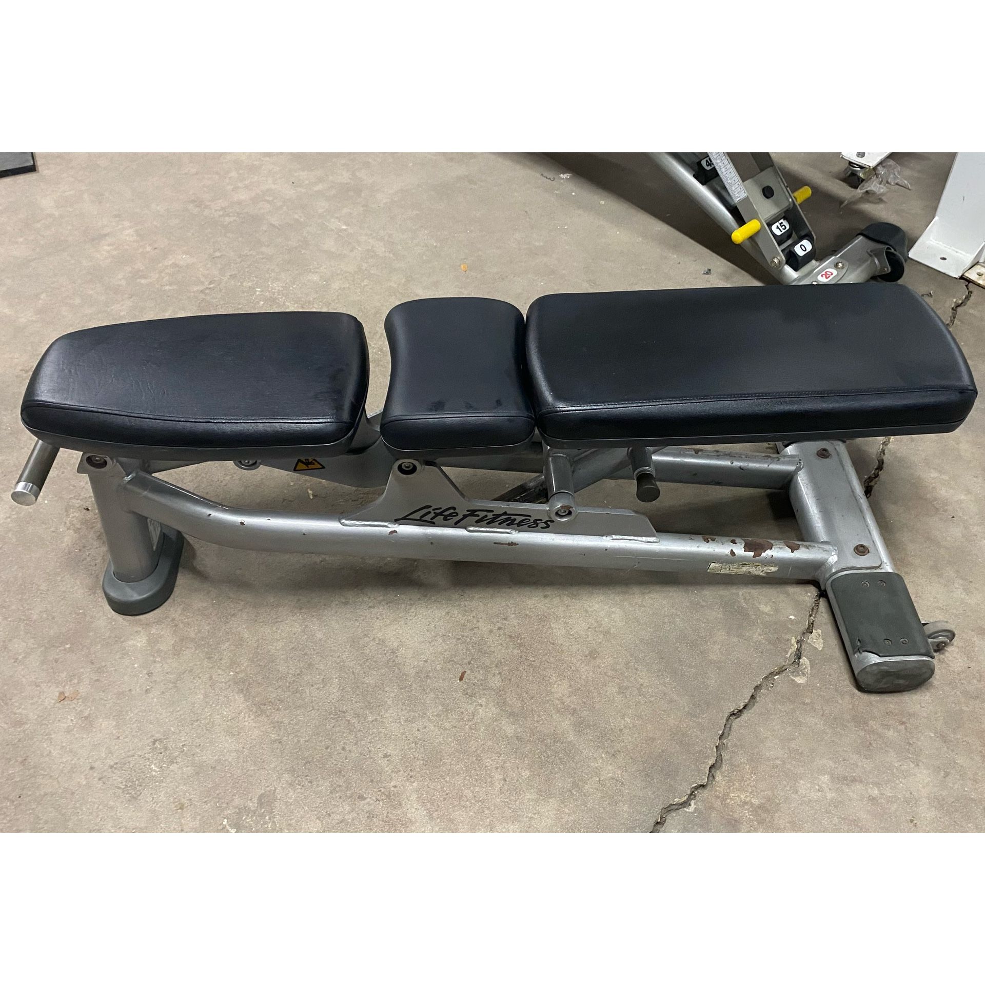 Life Fitness Signature Commercial Adjustable Weight Bench - Flat, Incline & Shoulder Press Positions