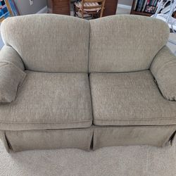 Hickory Dark Forest Green Love Seat