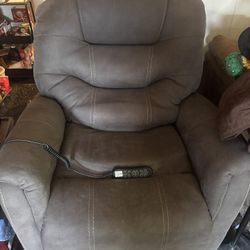 Snowfield Dual Power Lift Recliner 