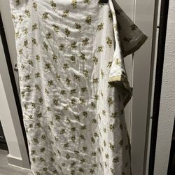 Floral Print and Polka dots Blanket