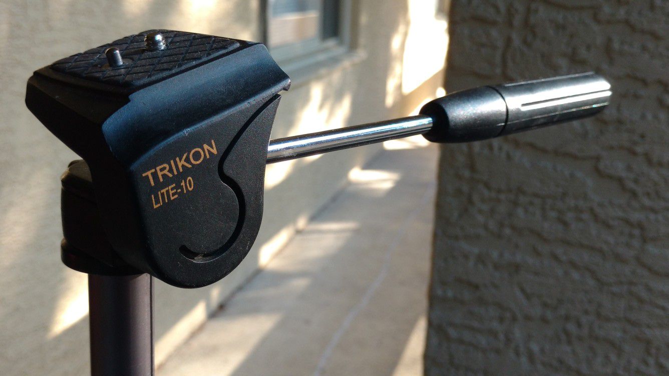 Trikon adjustable-height tripod 4 video digital and film cameras