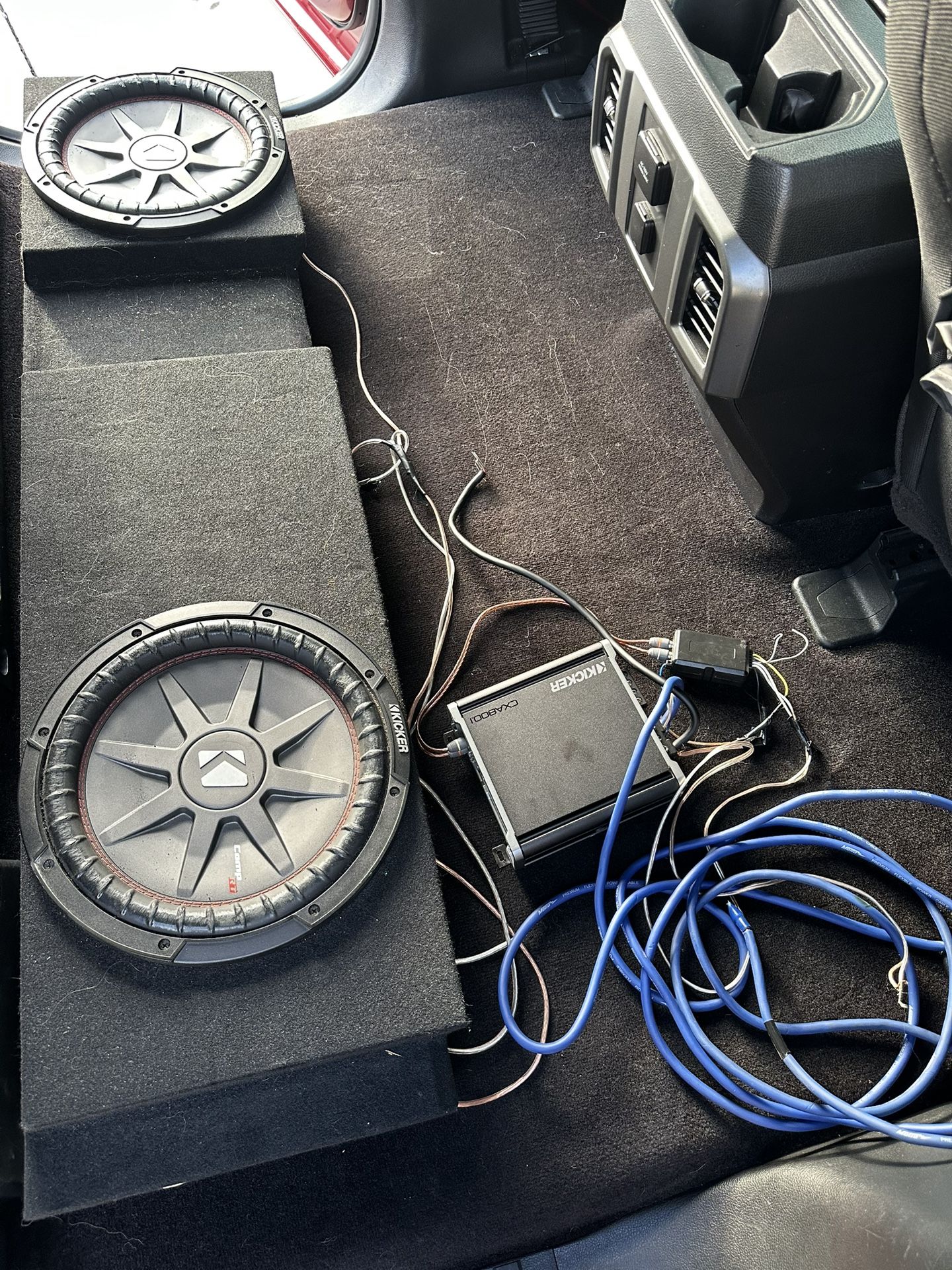Kicker Sound System With 2 12”kicker Subwoofers