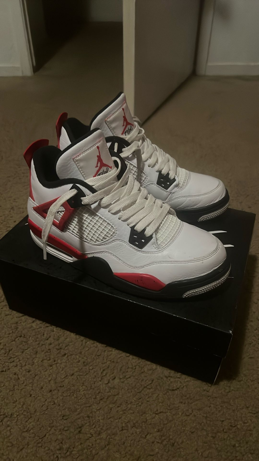 Jordan 4 Retro