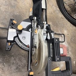 Chicago Electric 10" Compound Slide Miter Saw