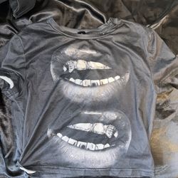 Woman’s belly Shirt