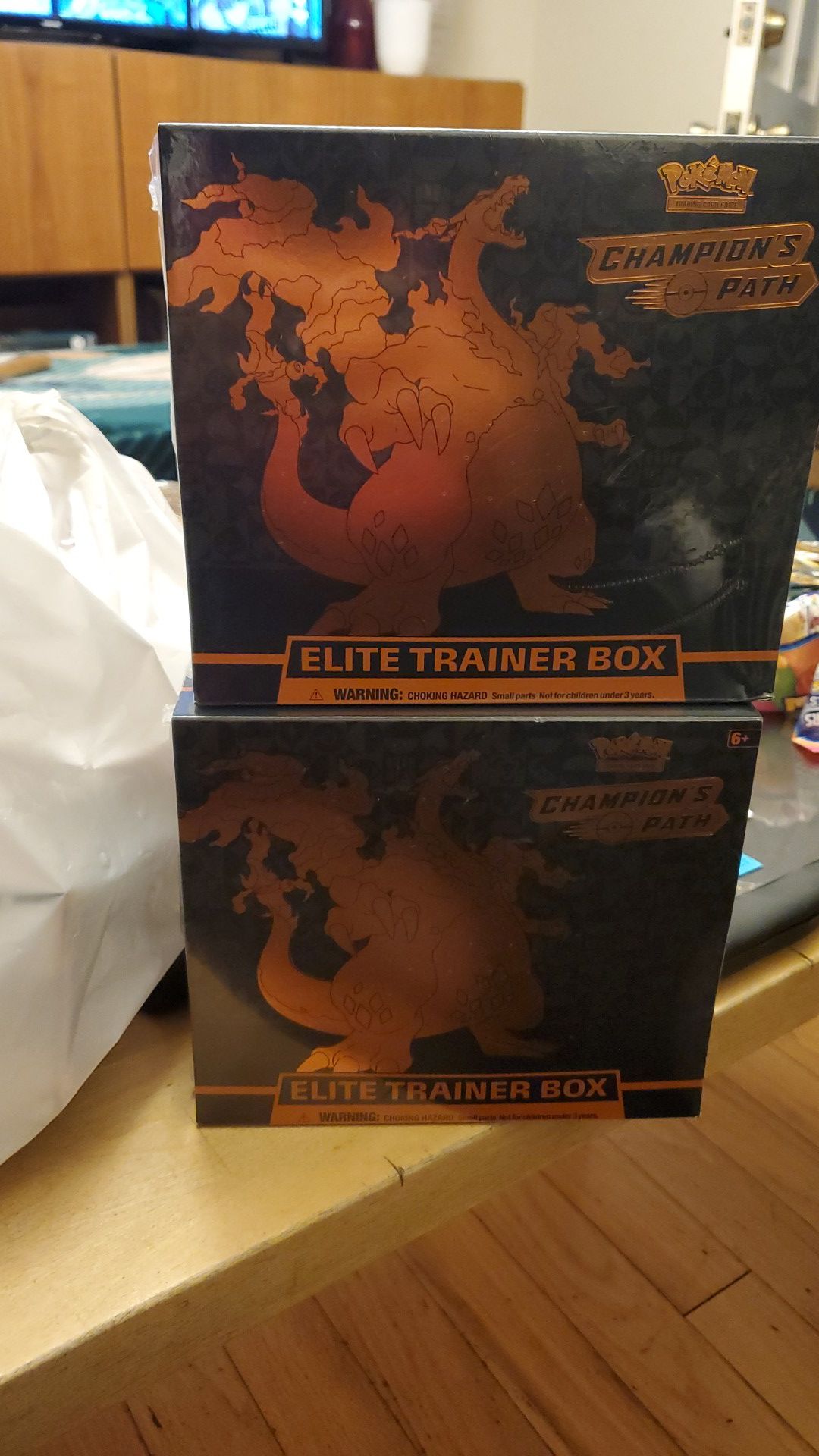 Pokemon champion's Path Elite Trainer Box