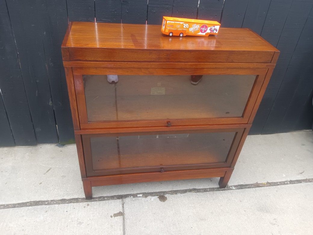 Antique Cabinet $75 Excellent Condition