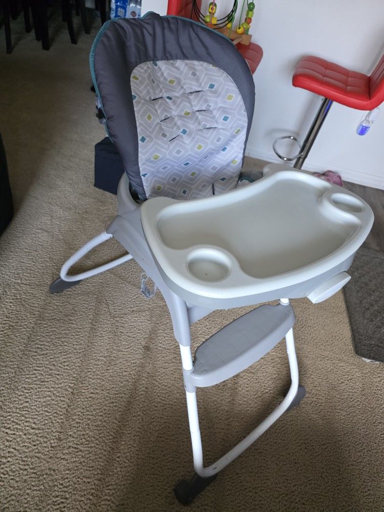 Silla Alta De Comer 3-en-1/ High Chair 3-in-1