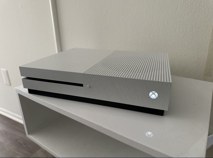 Xbox One S 