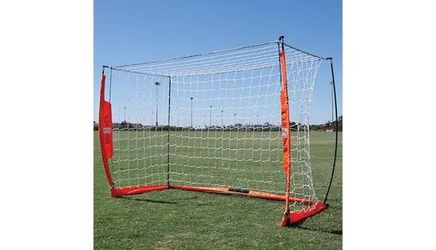 Bownet 4 x 6 Soccer Goals (2 goals, perfect condition with cases)
