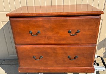 File Cabinet, 2 drawer, solid oak.   In good condition. 36”L x 20” D x 30” H