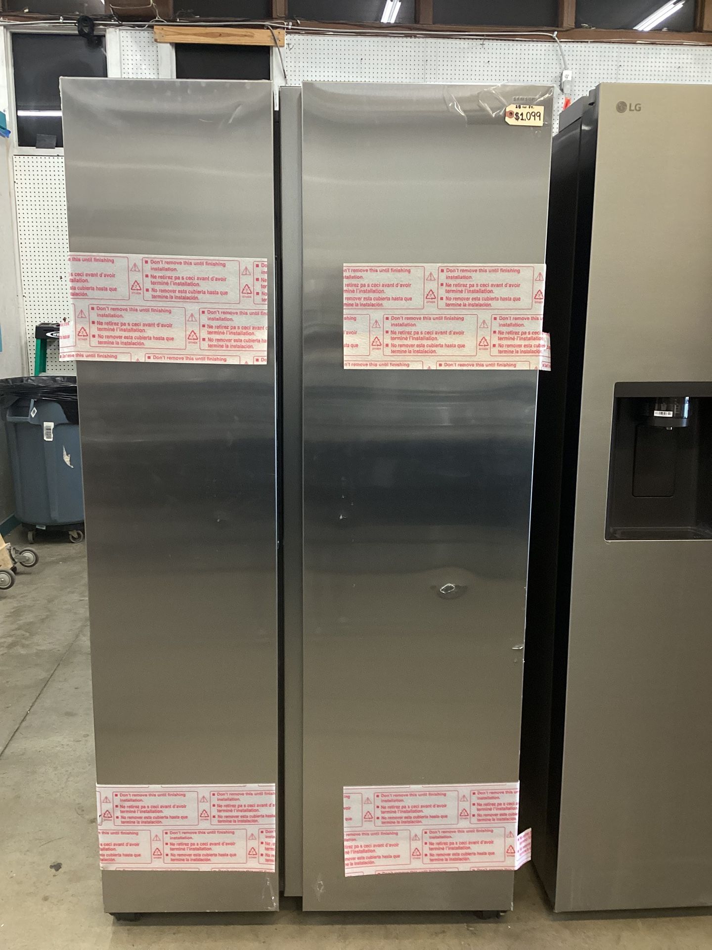 Samsung 28 cu.ft. Side By Side Refrigerator With Indoor Ice Maker 