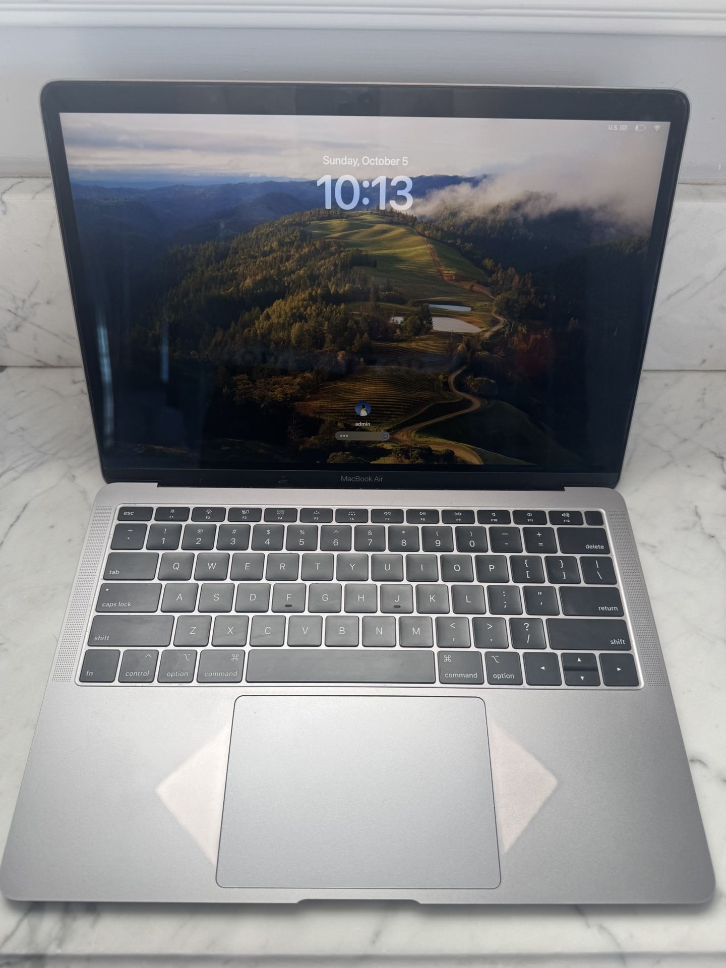 2019 Macbook Air 13 1.6Ghz i5 8GB 128GB Storage