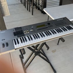 Yamaha Motiff6 Keyboard