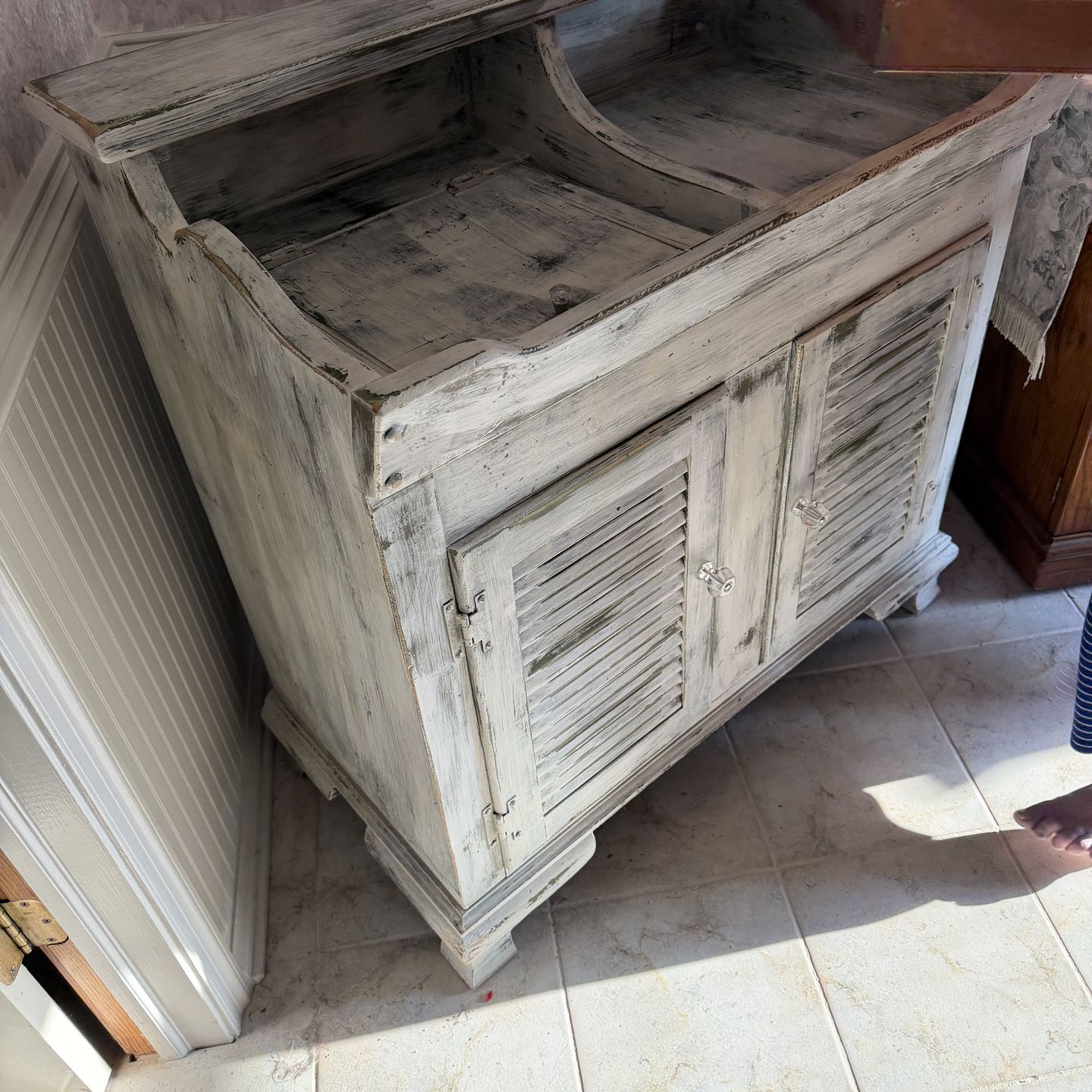 White Cabinet