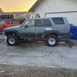 Toyota 4Runner 1985 EFI