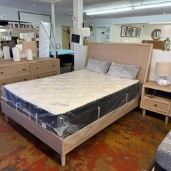 4pc Queen Bed Set