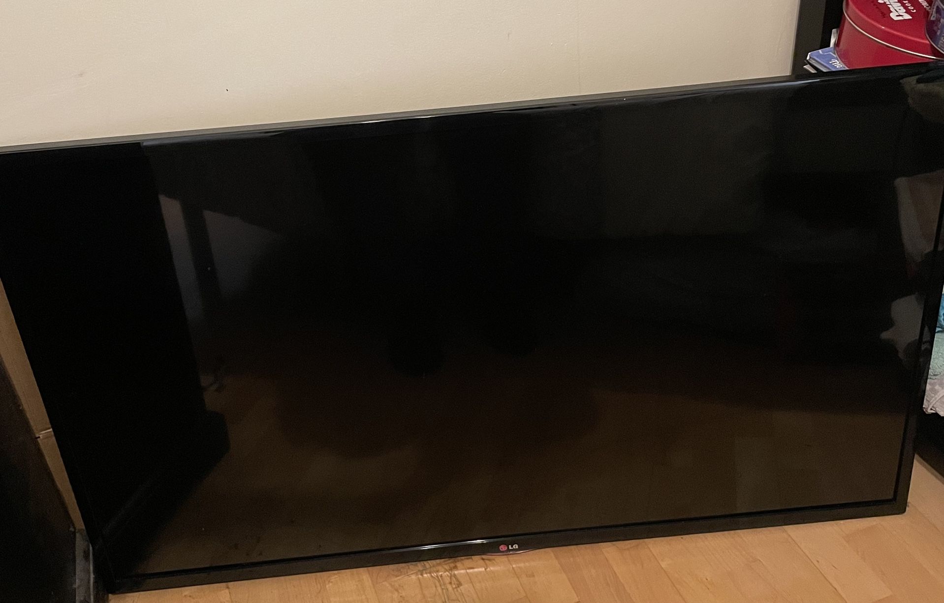 50” LG TV And Wall Mount